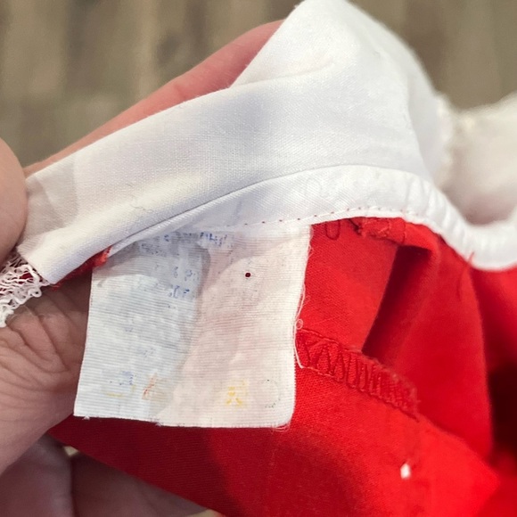 Vintage Girls Adorable Red Dress with Blue Tulip Details (paper tag) - Picture 6 of 7